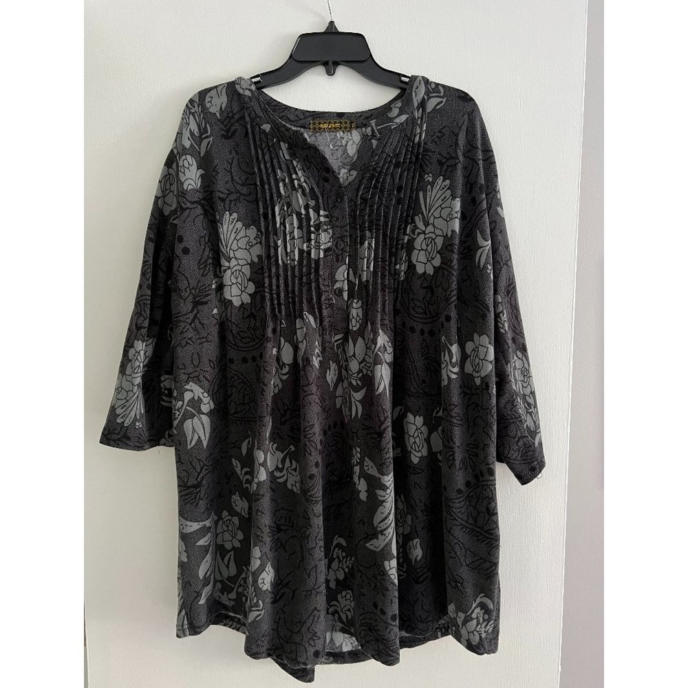 Gray Black Floral 1XL Plus Size Tunic Length top/dress